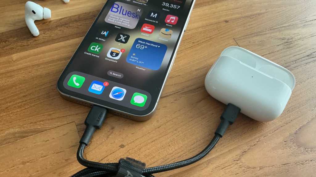 How to charge AirPods with iPhone MAIN