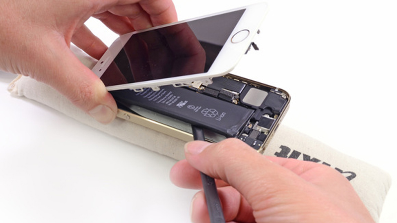 Inside the iPhone 5s Getting inside the iPhone 5s