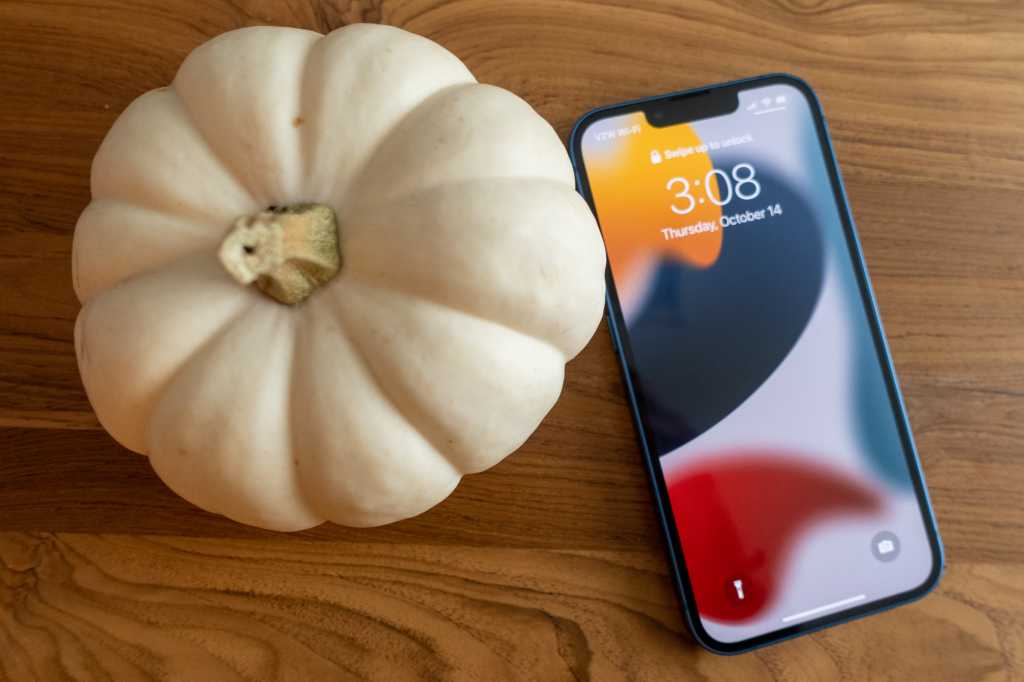 iPhone 13 front