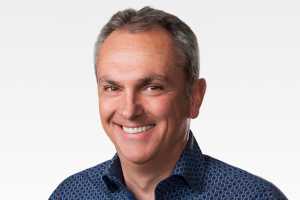 Kevan Parekh to replace Luca Maestri as Apple CFO next year
