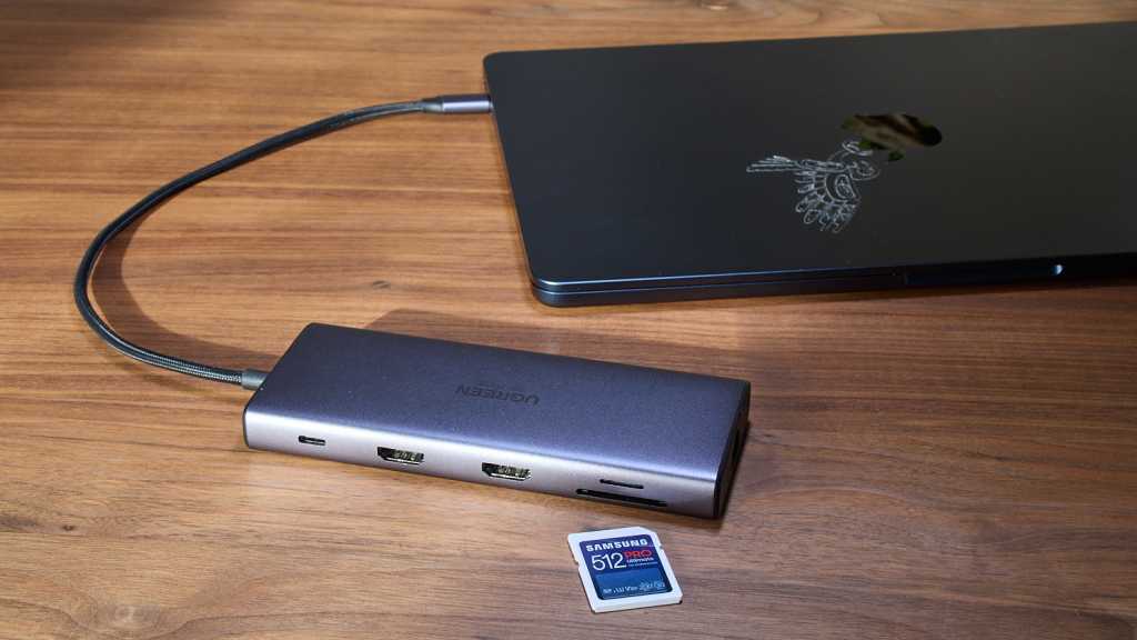 Ugreen Revodok Pro 210